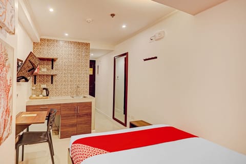 Deluxe Double Room | Desk, free WiFi, bed sheets