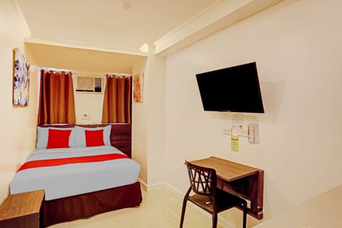 Standard Double Room | Desk, free WiFi, bed sheets