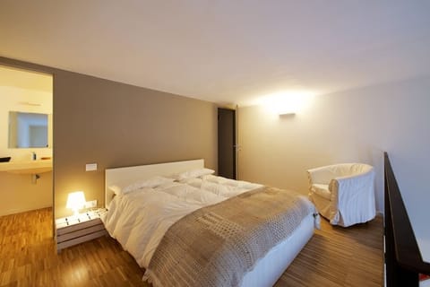 Duplex (La Santamarè) | Soundproofing, free cribs/infant beds, free WiFi, bed sheets