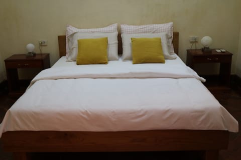 Double Room | Minibar, in-room safe, bed sheets