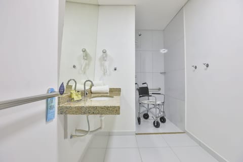 Standard Double Room, Accessible | Bathroom | Shower, towels