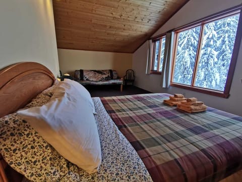 Eagle Chalet | Free WiFi, bed sheets