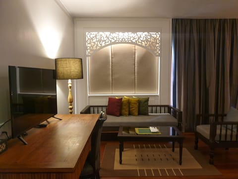 Executive Room | Living area | LED TV