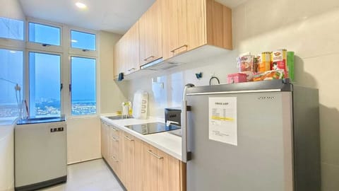 Comfort Apartment, 2 Bedrooms, Balcony, City View | Private kitchen | Full-size fridge, microwave, stovetop, electric kettle