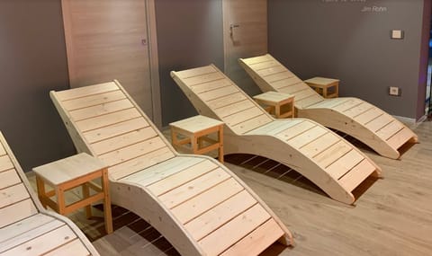 Sauna, body treatments, facials, massages