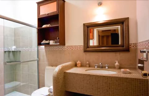 Suite, Lagoon View | Bathroom | Shower, designer toiletries, hair dryer, slippers