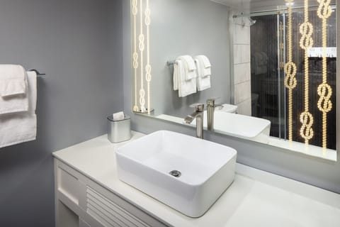 Standard Room, 2 Queen Beds | Bathroom | Combined shower/tub, eco-friendly toiletries, hair dryer, towels