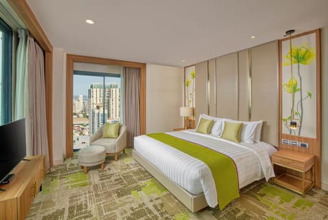 Two Bedroom Premiere Suite | Premium bedding, in-room safe, individually decorated