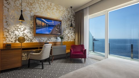 Luxury Double or Twin Room, Balcony, Sea View | Hypo-allergenic bedding, minibar, in-room safe, desk