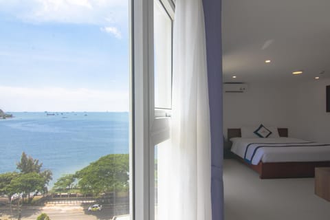 Deluxe Double Room, 1 Bedroom, Non Smoking, Partial Ocean View | Balcony