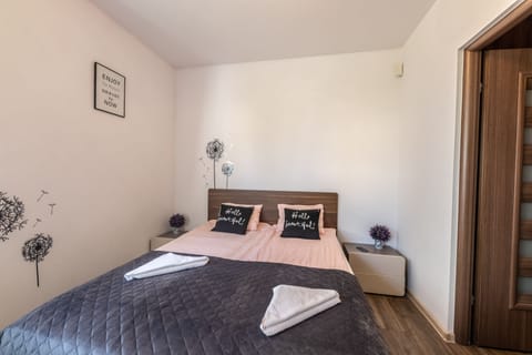 Apartment | Iron/ironing board, free WiFi, bed sheets