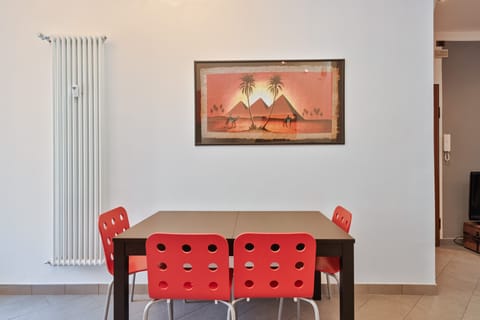 Apartment, 2 Bedrooms | In-room dining