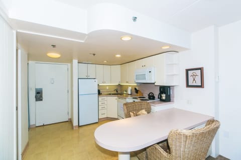 Condo, 1 Bedroom | Private kitchen | Fridge, oven, coffee/tea maker, toaster