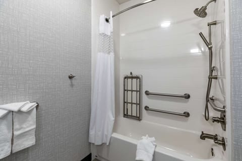 Room, 2 Queen Beds, Accessible, Bathtub | Bathroom | Free toiletries, hair dryer, towels