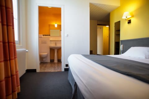 Superior Room, 1 King Bed | Individually decorated, individually furnished, desk, blackout drapes