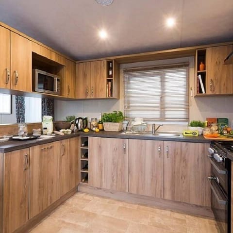 PV 7 Lancaster (3 Bedroom Holiday Home) | Private kitchen | Electric kettle