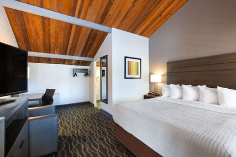 Pillowtop beds, desk, iron/ironing board, WiFi