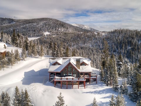 Buckaroo Ridge, Exterior