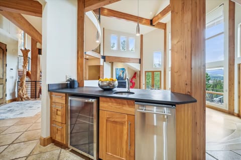 Kitchen - Lookout on Christie Lane - Breckenridge Vacation Rental