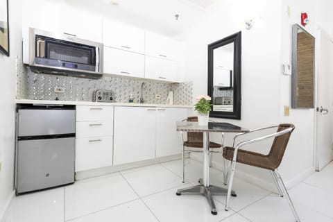 Standard Studio | Private kitchen | Fridge, microwave, stovetop, coffee/tea maker