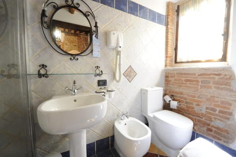 Free toiletries, towels