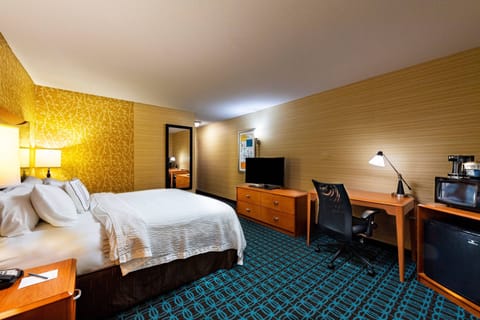 Room, 1 King Bed | Premium bedding, in-room safe, desk, blackout drapes
