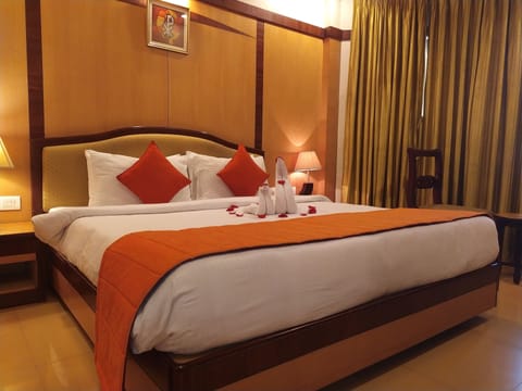 Grand Suite | Egyptian cotton sheets, premium bedding, down comforters, pillowtop beds