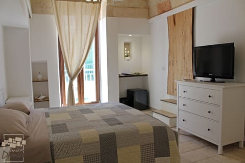 Family Double Room, Balcony | Minibar, free WiFi, bed sheets