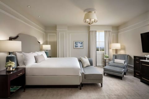 Frette Italian sheets, premium bedding, pillowtop beds, minibar