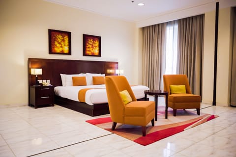 Executive Apartment, 1 Bedroom, City View | Egyptian cotton sheets, premium bedding, down comforters, minibar