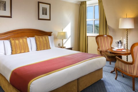 Classic King Room | In-room safe, desk, iron/ironing board, free WiFi