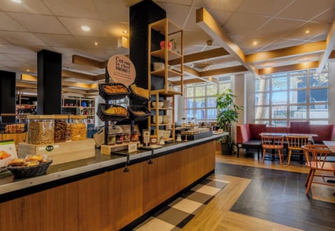 Daily buffet breakfast for a fee