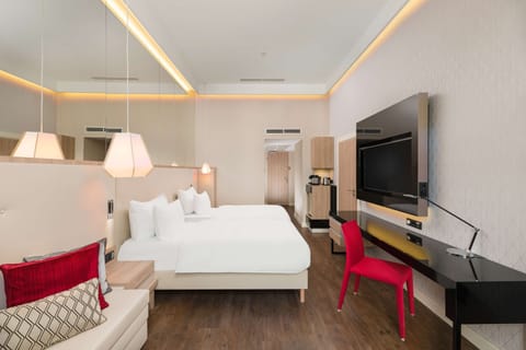 Premium Room, City View | 1 bedroom, minibar, in-room safe, laptop workspace