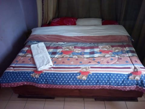 Double Room | Desk, free WiFi, bed sheets