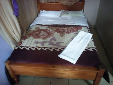 Double Room | Desk, free WiFi, bed sheets