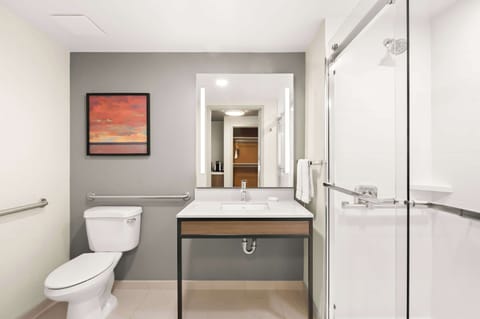 Room, 1 King Bed, Accessible (Hearing) | Bathroom shower