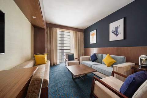 Suite, 1 Bedroom | Premium bedding, in-room safe, desk, laptop workspace