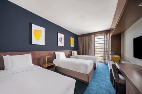 Deluxe Room, 3 Twin Beds | Premium bedding, in-room safe, desk, laptop workspace