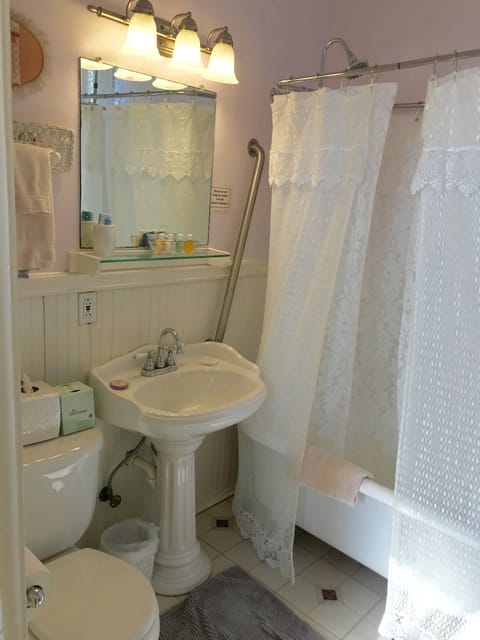 Cape May King Room | Bathroom | Bathtub, free toiletries, hair dryer, towels