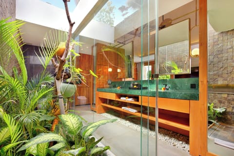 Grand Smart 1 Bedroom Villa with Private Pool & Hot Tub | Bathroom | Shower, rainfall showerhead, free toiletries, hair dryer