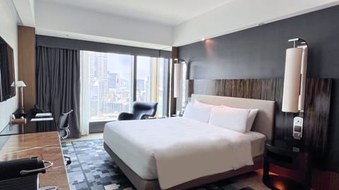 ICON 36 Partial Harbour View Twin Room | Premium bedding, down comforters, free minibar, in-room safe