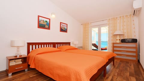 Second bedroom with top quality AC - luxury top floor apt. ANYA