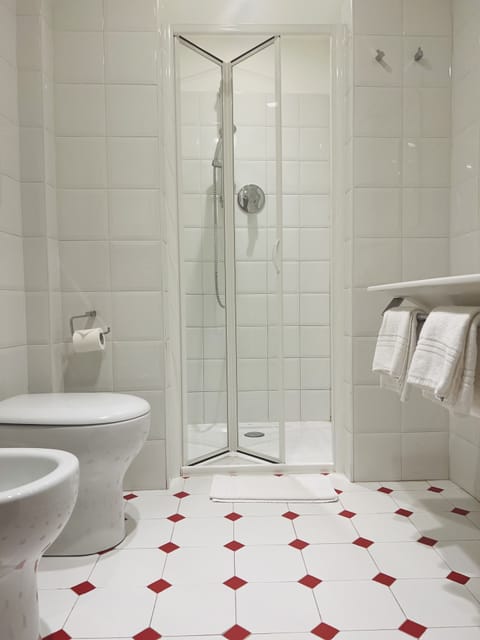 Double Room | Bathroom | Shower, hair dryer, towels