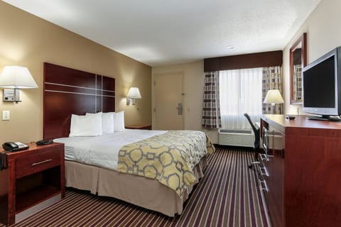 Room, 1 Queen Bed, Accessible, Non Smoking (Mobility) | Premium bedding, down comforters, desk, blackout drapes