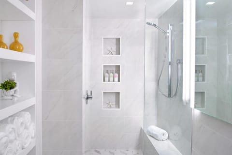 Betsy Balcony Suite | Bathroom | Shower, rainfall showerhead, designer toiletries, hair dryer