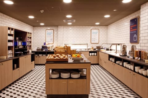 Free buffet breakfast on weekends