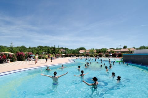 Seasonal outdoor pool, sun loungers