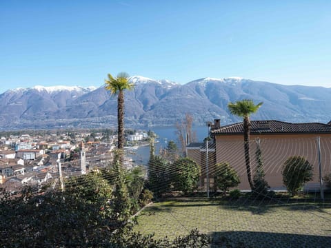 Mountainous Landforms, Mountain, Hill, Residential Area, Mountain Range, Highland, Hill Station, Ridge, Valley, Suburb