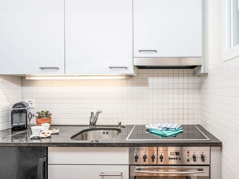 Kitchen, Kitchen Appliance, Countertop, Interior Design, Major Appliance, Cabinetry, Flooring, Home Appliance, Kitchen Sink, Furniture