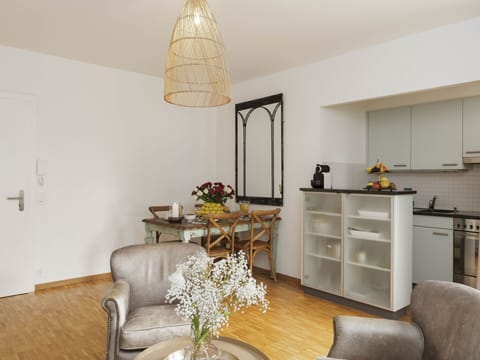 Furniture, Interior Design, Flooring, Wall, Floor, Wood, Room, Ceiling, Lighting, Home